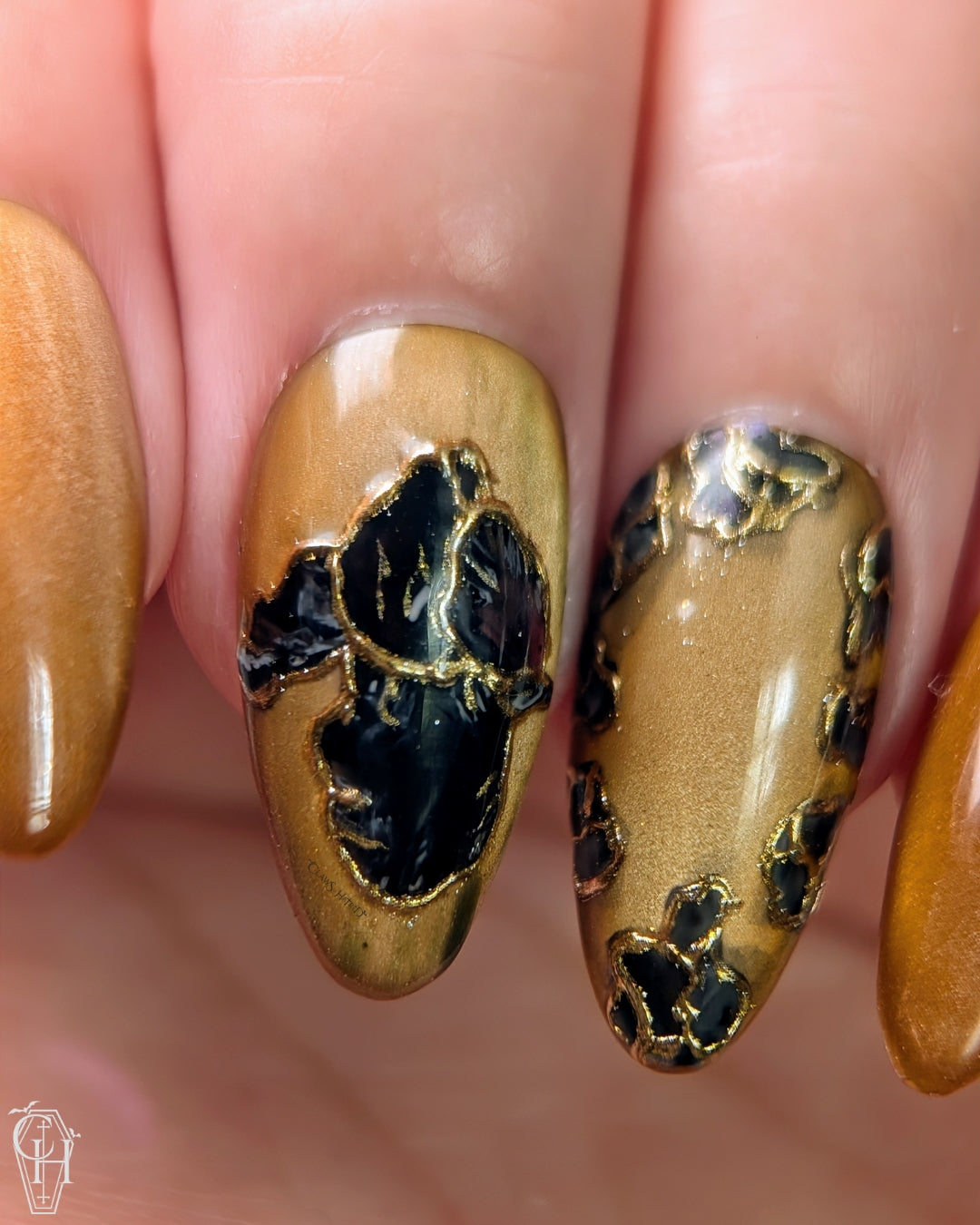 [Curated Collection - May Memorials] Gilded Germanica image 3
