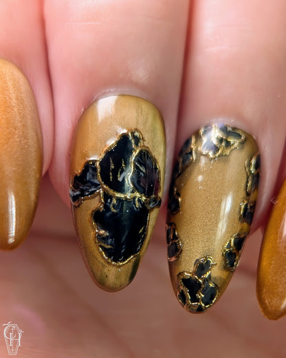 [Curated Collection - May Memorials] Gilded Germanica image 3