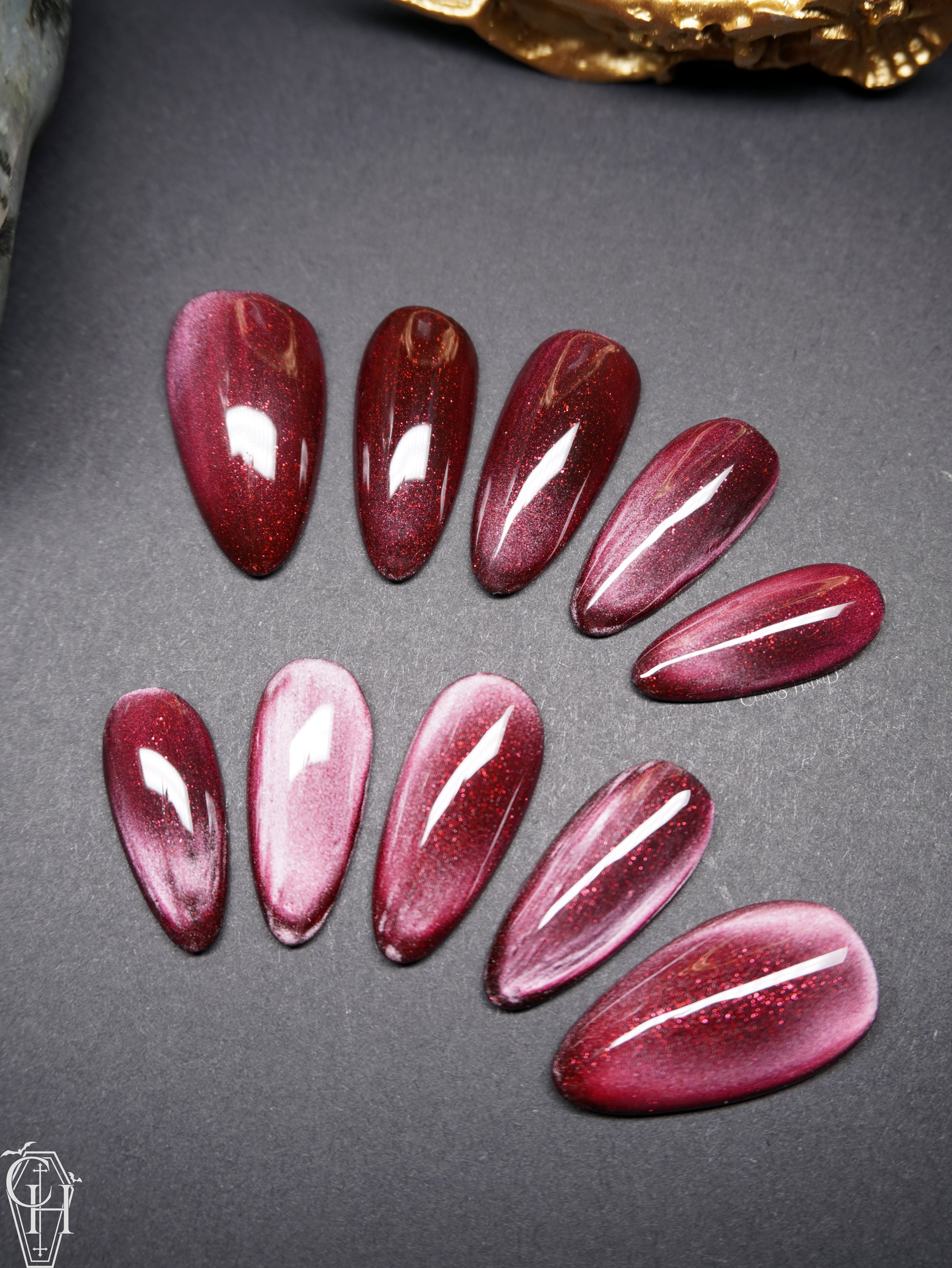 [Always Available] The Vixen - Festive image 0