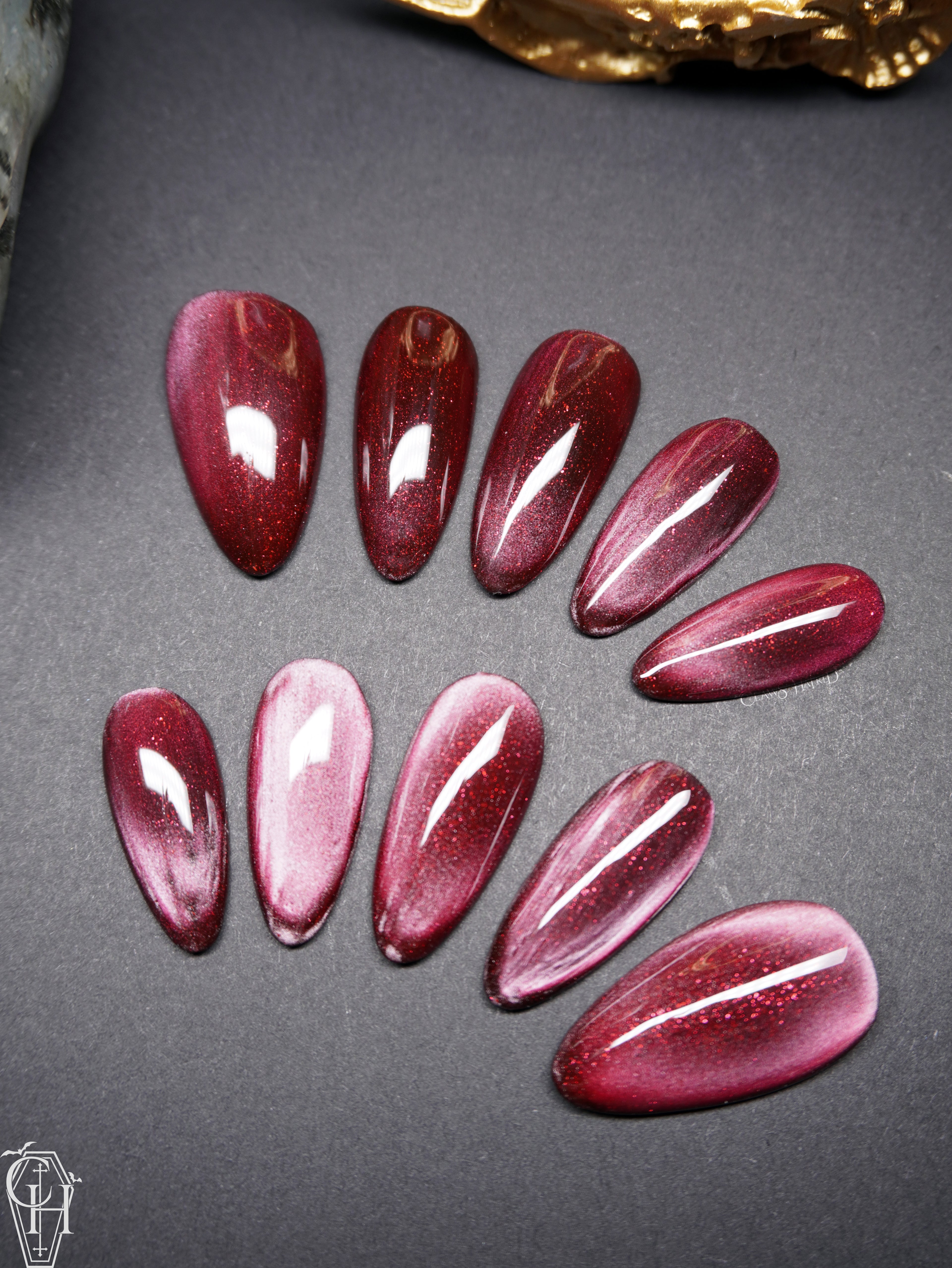 [Always Available] The Vixen - Festive image 0