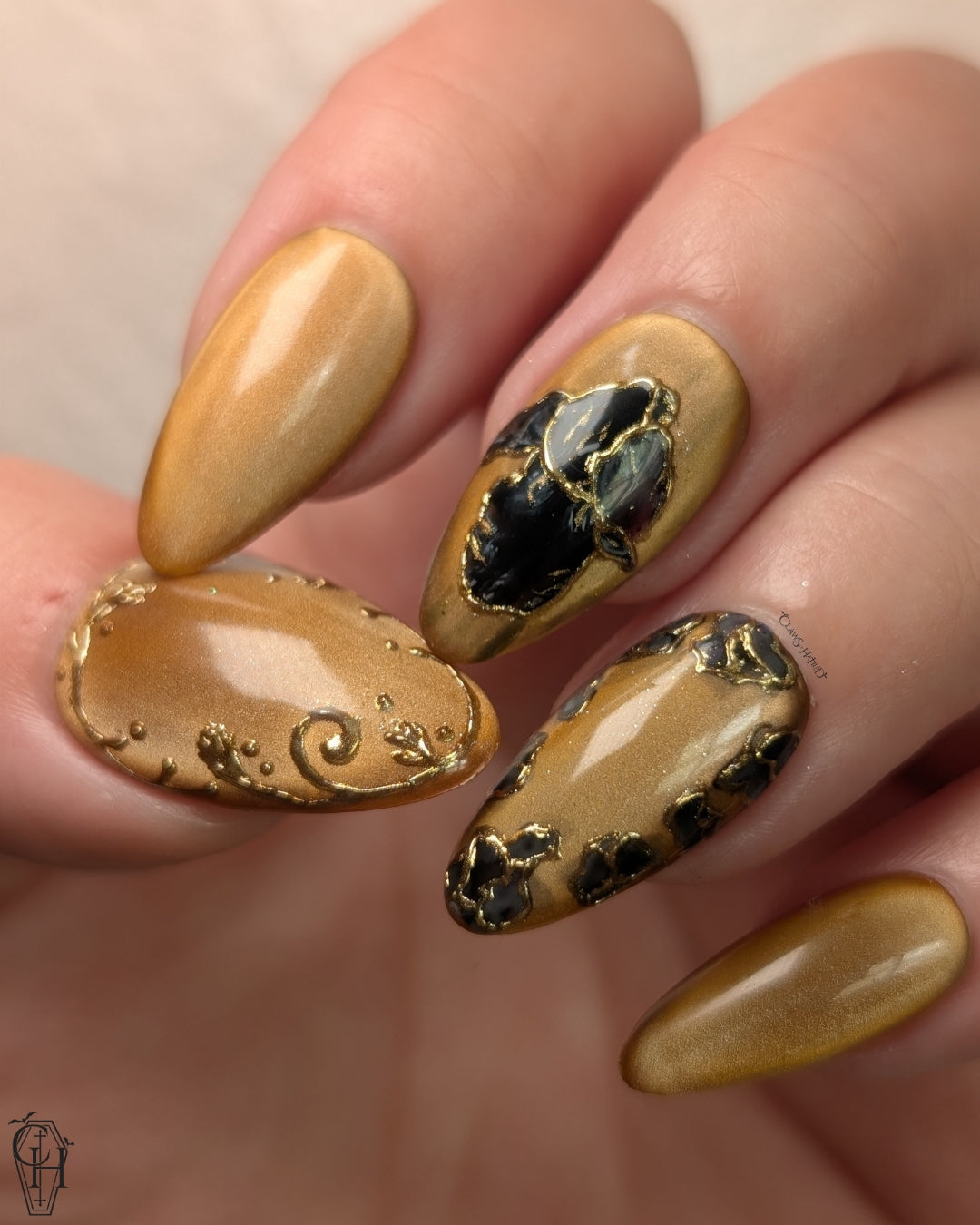 [Curated Collection - May Memorials] Gilded Germanica image 4